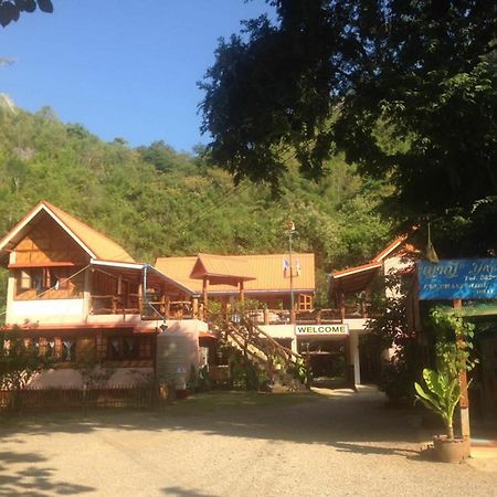 Yayee Homestay Ban Huai Maenam Noi Eksteriør bilde