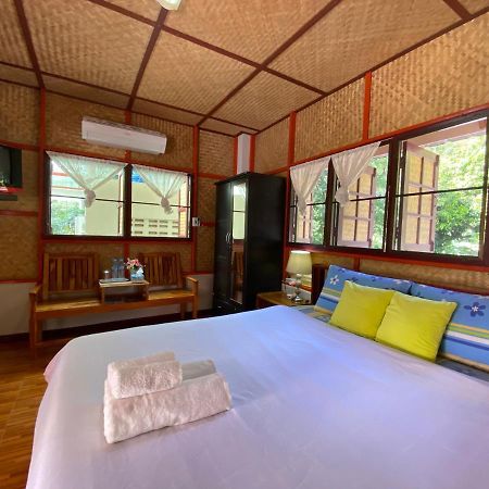 Yayee Homestay Ban Huai Maenam Noi Eksteriør bilde