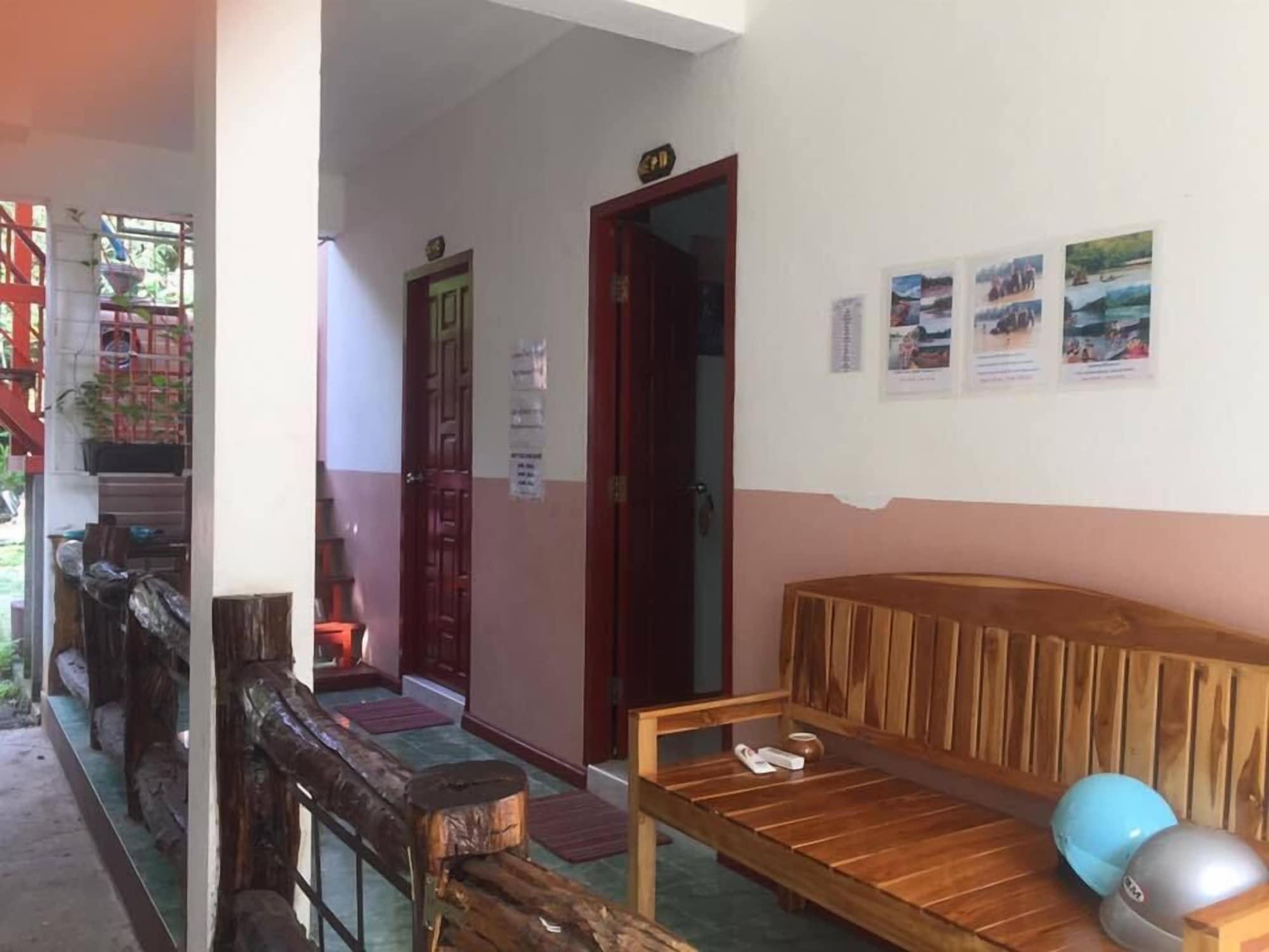 Yayee Homestay Ban Huai Maenam Noi Eksteriør bilde