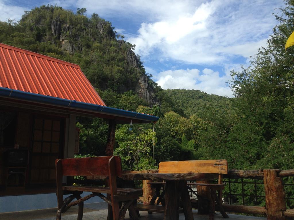 Yayee Homestay Ban Huai Maenam Noi Eksteriør bilde