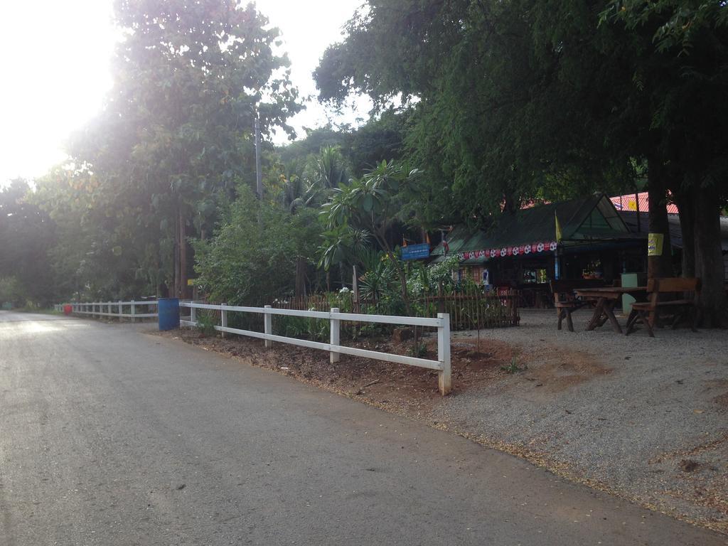 Yayee Homestay Ban Huai Maenam Noi Eksteriør bilde