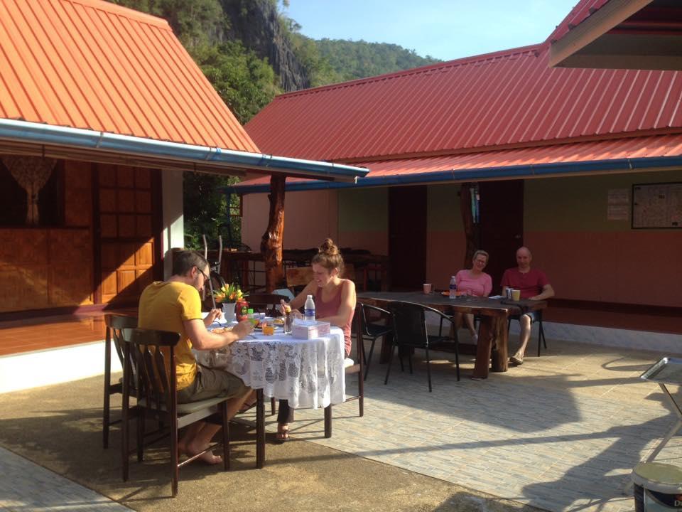 Yayee Homestay Ban Huai Maenam Noi Eksteriør bilde