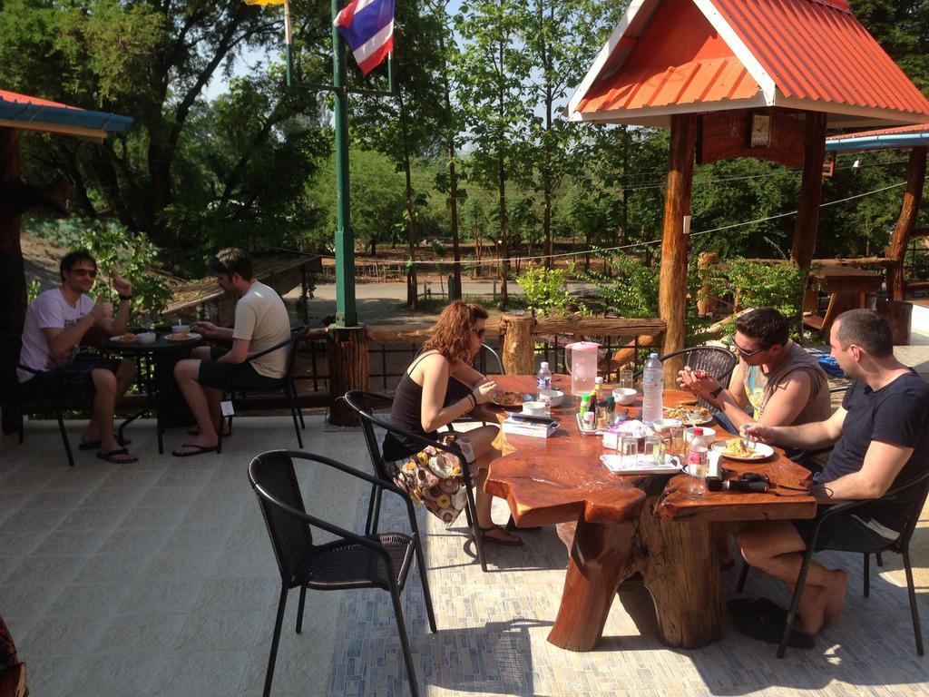 Yayee Homestay Ban Huai Maenam Noi Eksteriør bilde