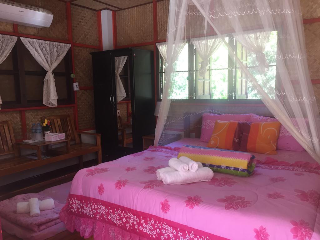 Yayee Homestay Ban Huai Maenam Noi Eksteriør bilde