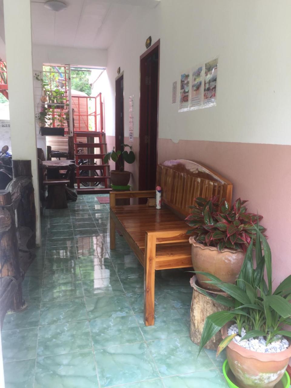 Yayee Homestay Ban Huai Maenam Noi Eksteriør bilde