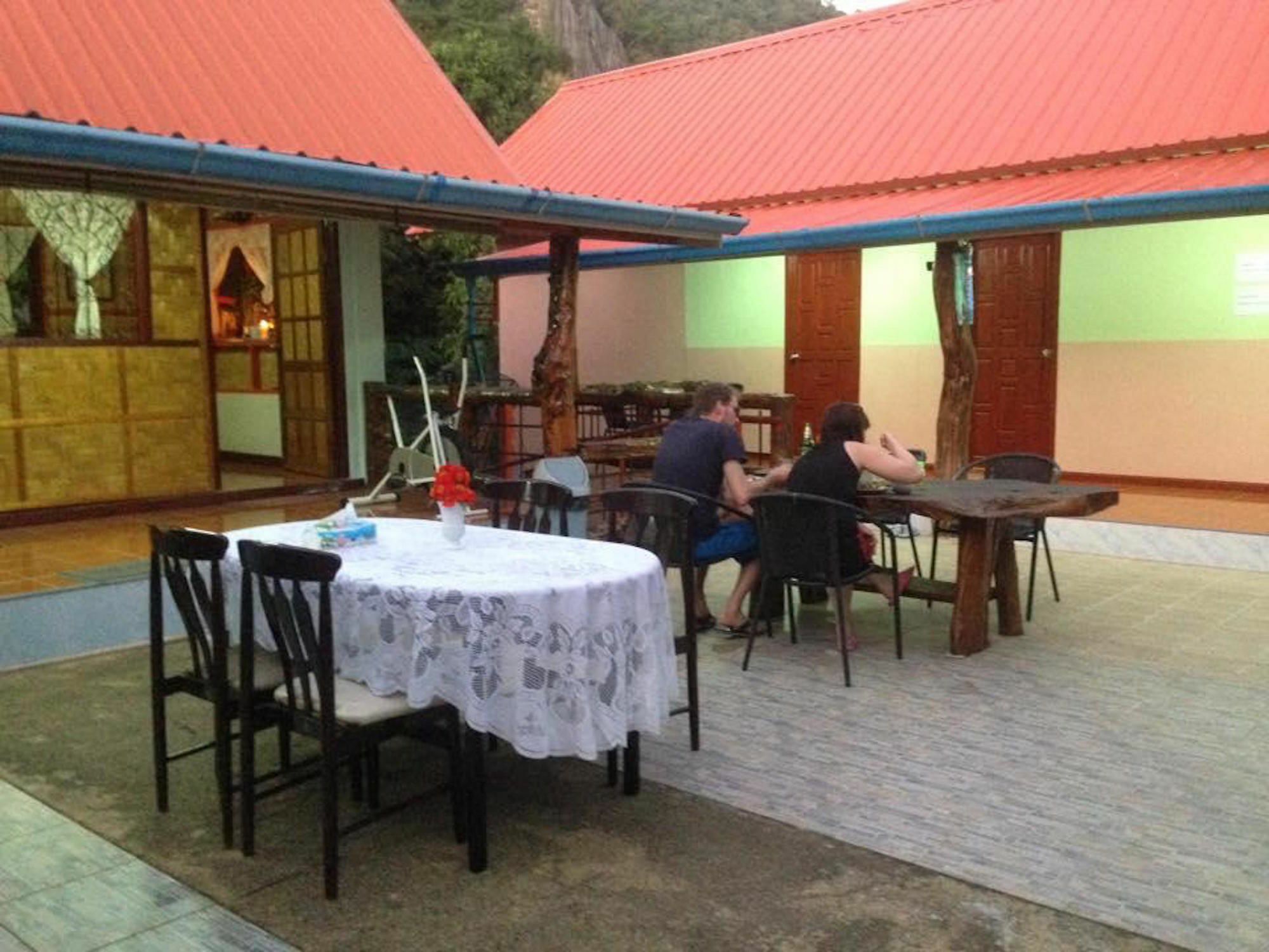 Yayee Homestay Ban Huai Maenam Noi Eksteriør bilde