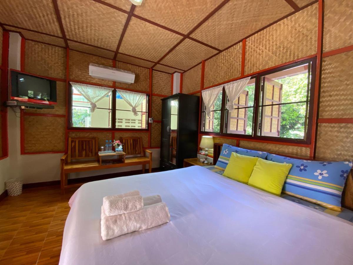 Yayee Homestay Ban Huai Maenam Noi Eksteriør bilde