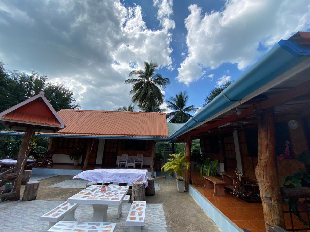 Yayee Homestay Ban Huai Maenam Noi Eksteriør bilde