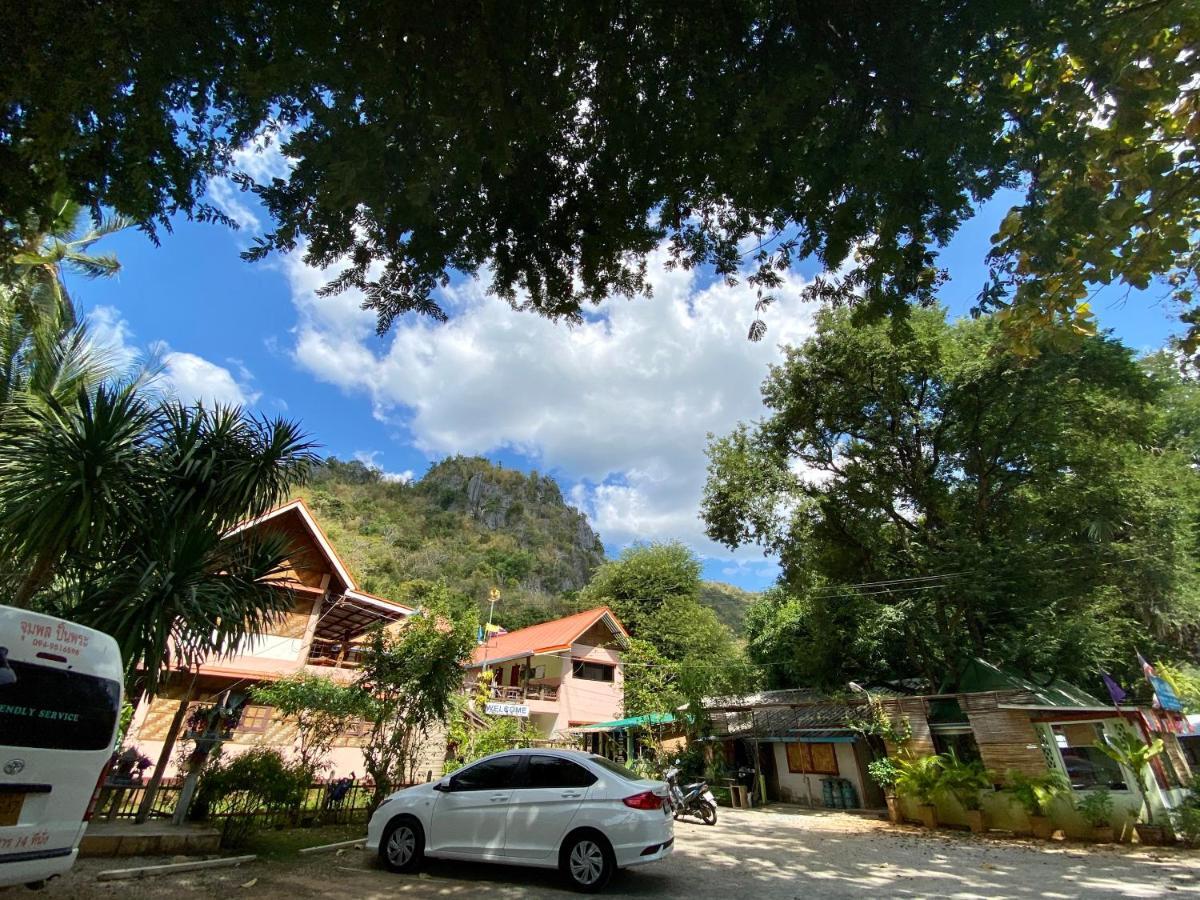 Yayee Homestay Ban Huai Maenam Noi Eksteriør bilde