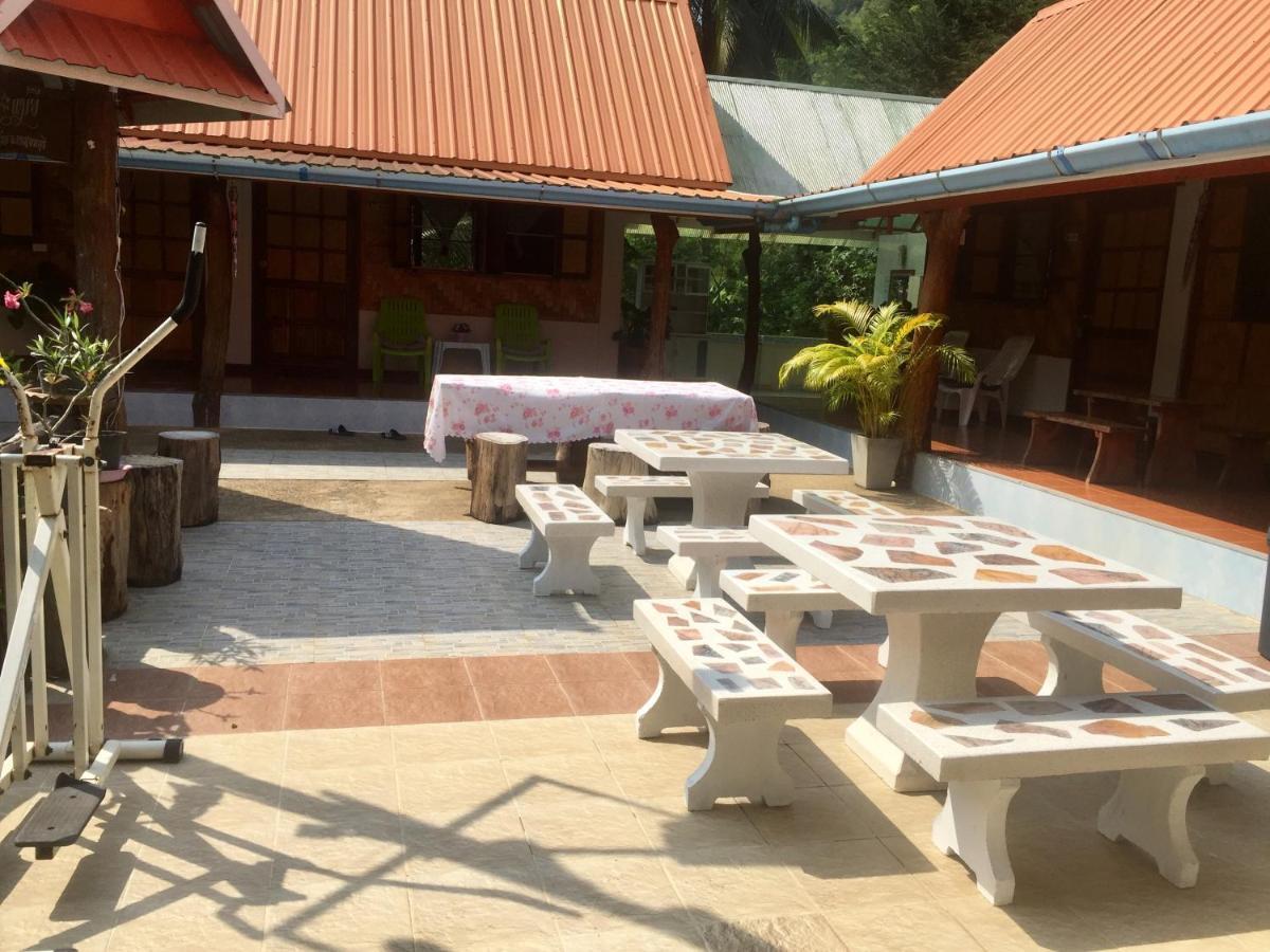 Yayee Homestay Ban Huai Maenam Noi Eksteriør bilde